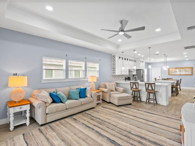 1011 S Live Oak Street