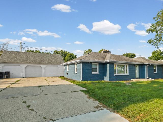 1011 Teal Road
