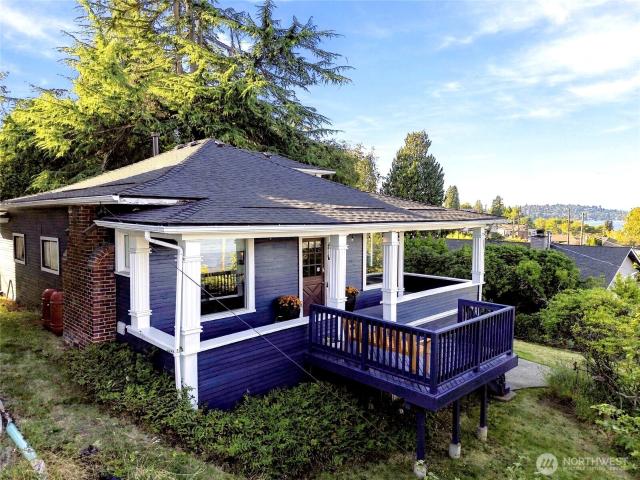 1011 th Avenue S