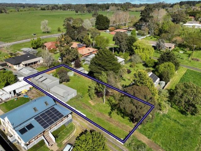 1011m2 approx. Land in a Romantic Rural Setting