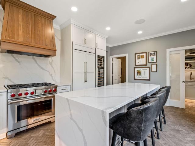 1012 E Ogden Ave