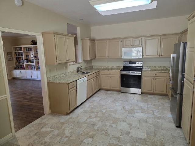 1012 Edinburgh Dr, Kerrville, TX 78028 | MLS #118567