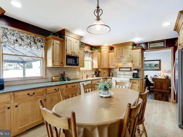 1012 Rabbit Hill Road