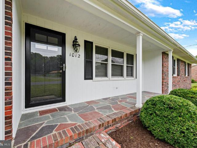 1012 Sherwood Circle