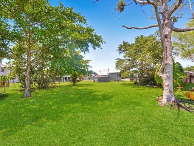 1012 SQM BLOCK CLOSE TO CBD Great ROI Investment or 1st Home $365k FIRM