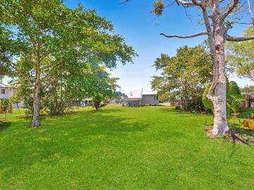 1012 SQM BLOCK CLOSE TO CBD Great ROI Investment or 1st Home $365k FIRM