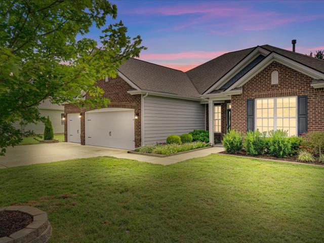 1012 Webbs Retreat Ln