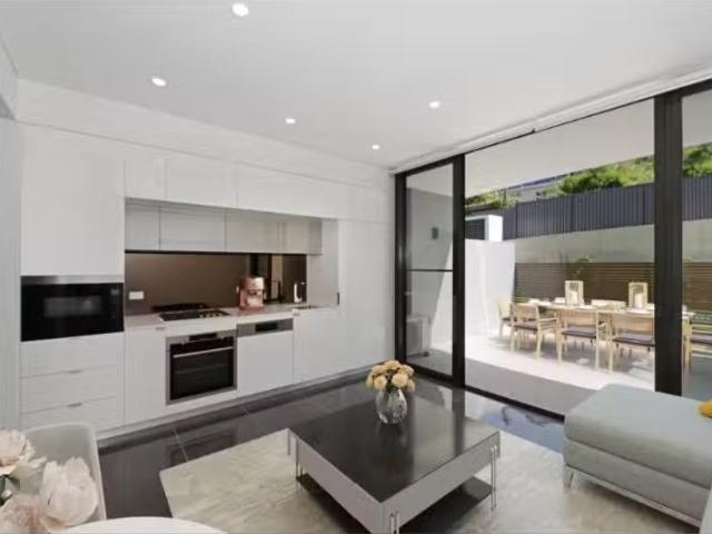 101/2 Wilhelmina St, Gosford Apartment for rent Listed by Ann.