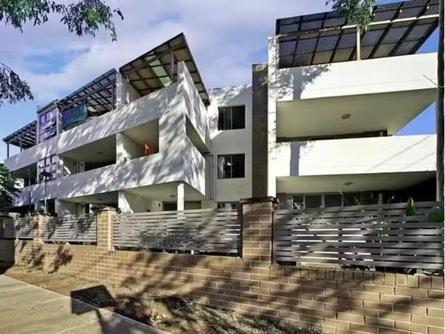 10/12 14 Darcy Road, WESTMEAD Apartment for rent Listed by Ta.