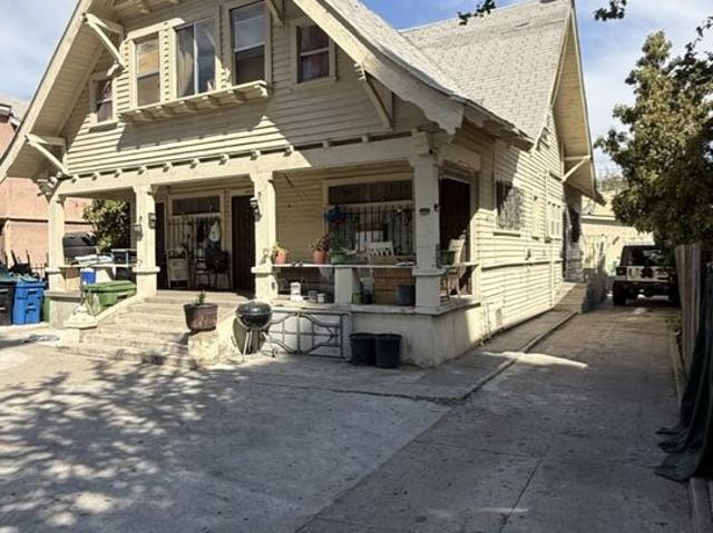 1013 E 28th Street