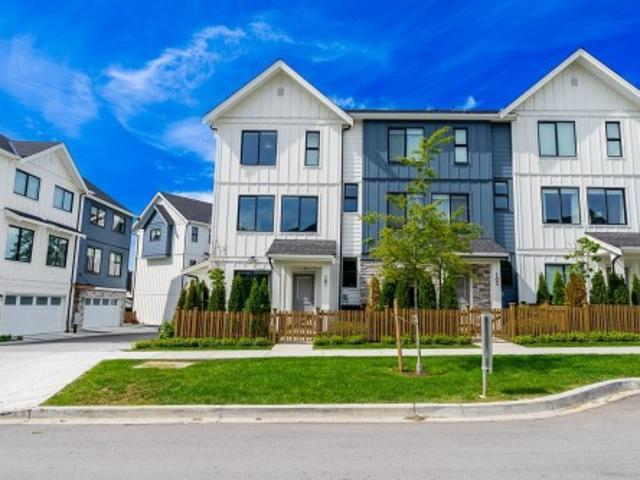 101 1833 A Avenue, Surrey, BC, V3Z 9N3 townhouse for sale | Listing ID R3175 | Royal LePage