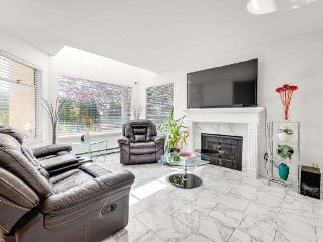 101 1 Merklin Street, White Rock, BC, V4B 4B8 townhouse for sale | Listing ID R3116 | Royal LePage