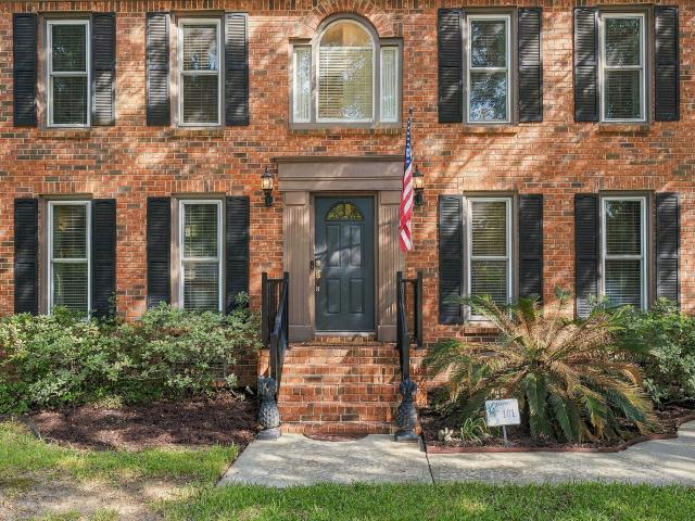 101 Canter Court