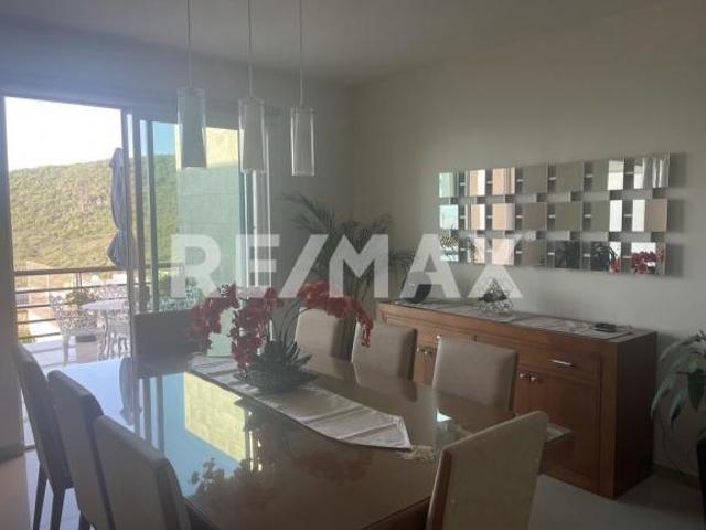 # 101 CASA VENTA CUMBRES DEL CIMATARIO