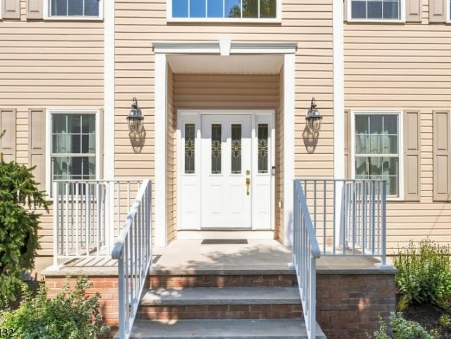 101 Churchill Ave