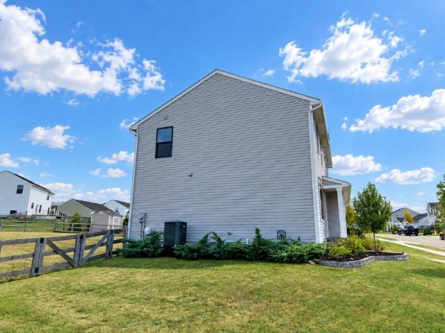 101 Crossing Circle Ct