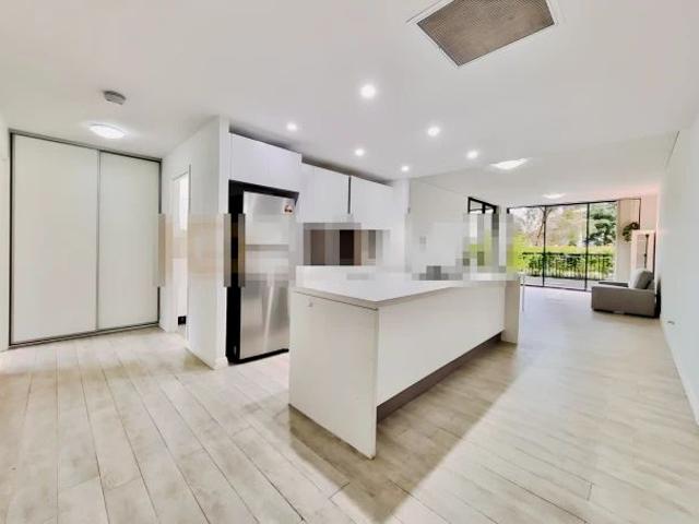 101 Dalmeny Ave, Sydney