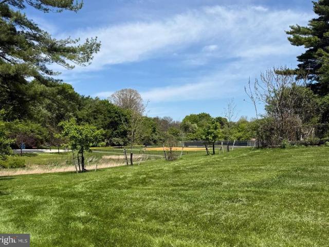 101 E Aaron Drive