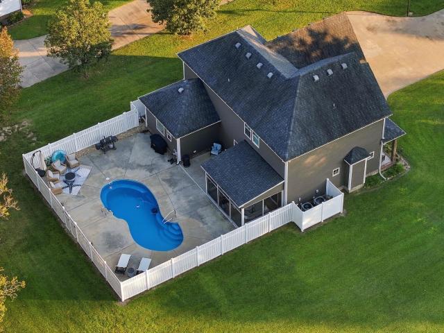 101 E Robin Court