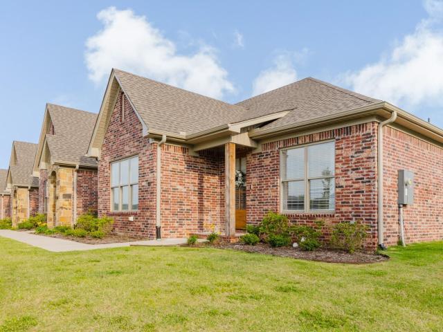 101 Edgewood Circle