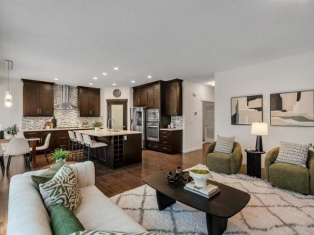 101 Evansborough Green Nw, Calgary, AB, T3P 0M8 house for sale | Listing ID A2355 | Royal LePage