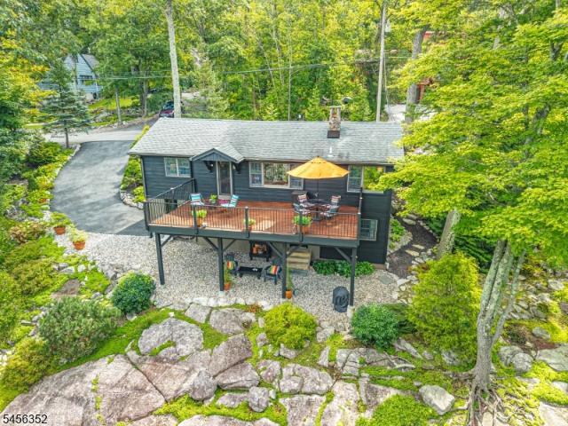101 Hillside Rd