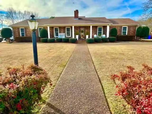 101 OAKVIEW ST, FLORENCE, AL 35633