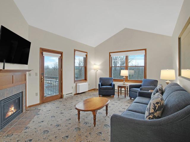 101 Osthoff Ave, Unit 387