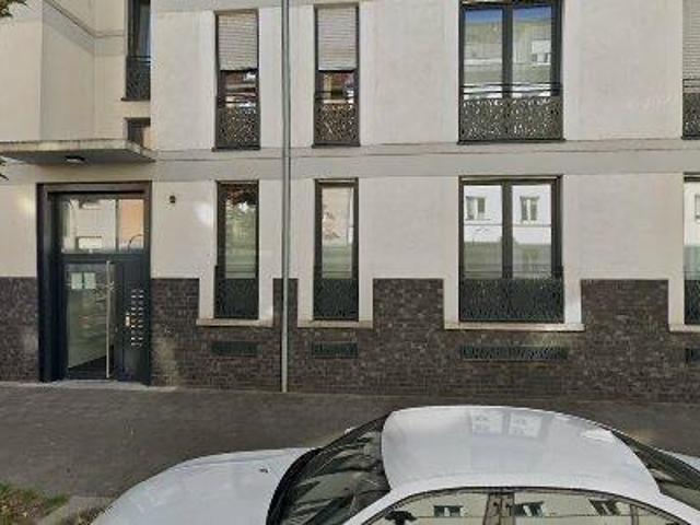 101 m2 apartment for rent in Dusseldorf