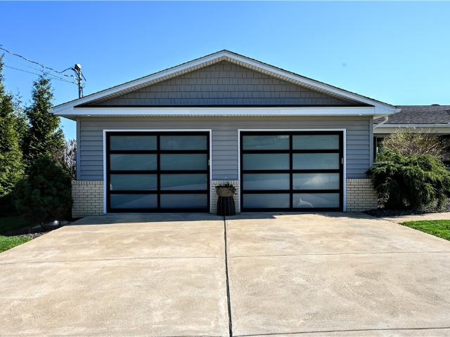 101 Meadow Dr