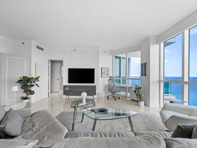 101 S Fort Lauderdale Beach Boulevard Unit 2407 2, Fort Lauderdale, US, FL