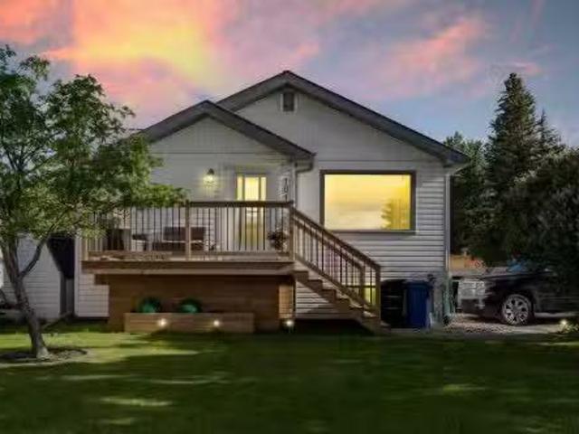 101 S Railway Street, Okotoks, AB, T1S 1K6 house for sale L.