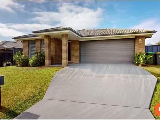 101 Saddlers Drive, Gillieston Heights House for rent Listed.