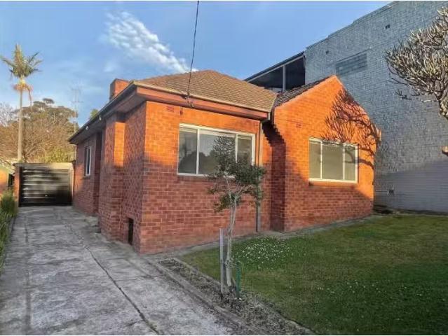 101 St Johns Avenue, Mangerton House for rent Listed by Micha.