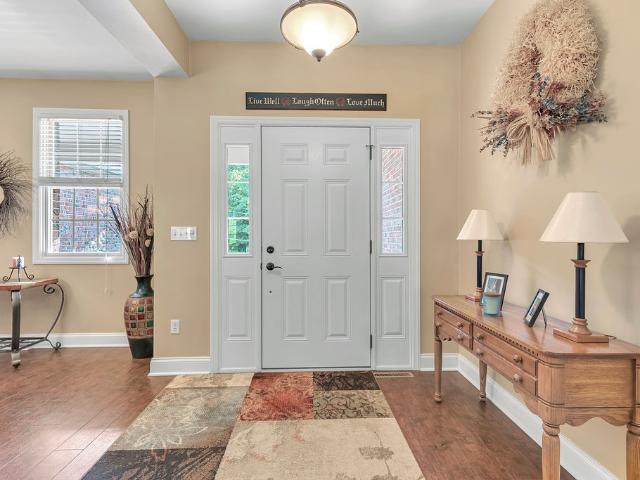 101 Sunray Dr