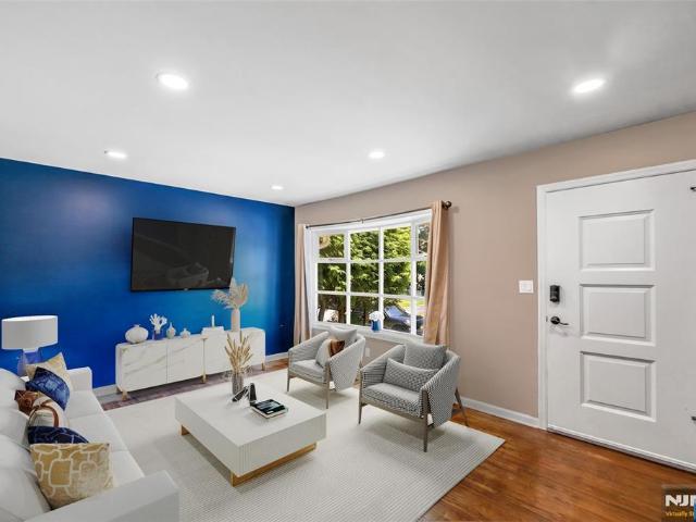 101 Pinecrest Terrace