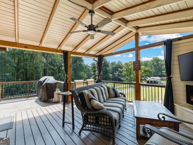 101 Pleasant Hill Circle