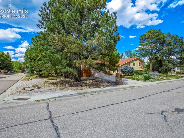101 Raven Hills Court