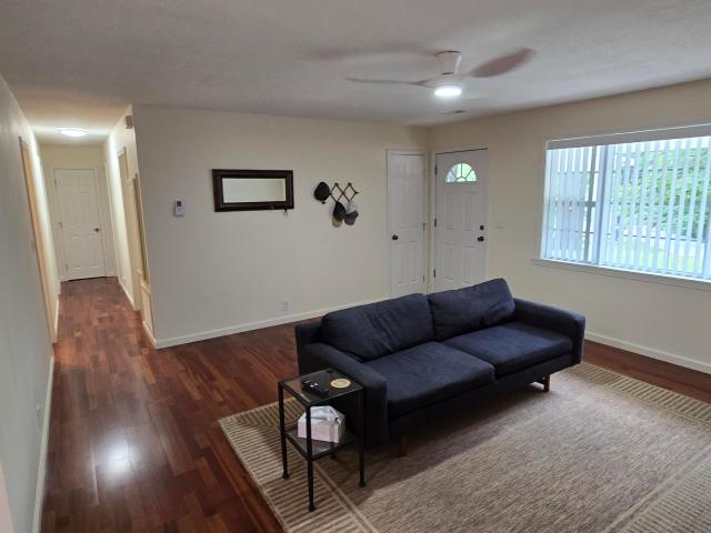101 Red Oak Loop
