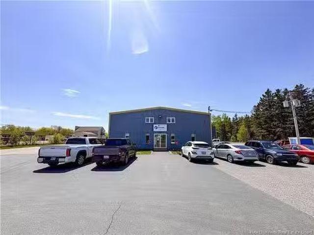 101 Rue De L’École St, Shippagan, NB, E8S 1V5 commercial for.