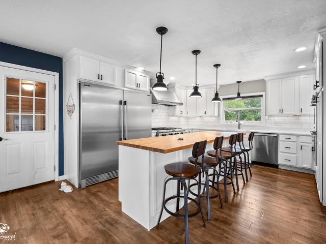 101 W Riverdale Drive