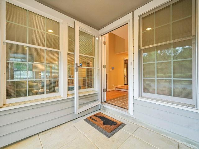 101 White Oak Way