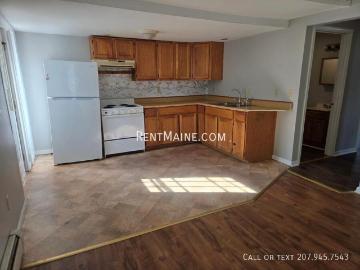 101 Third St. Apt 2 beds, 1 full bath