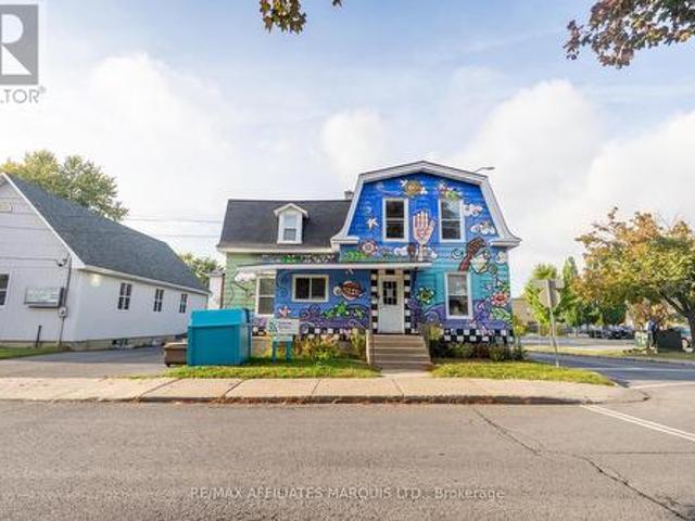 101 Third Street W, Cornwall, ON, K6J 2N9 house for sale | Listing ID X13094 | Royal LePage