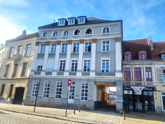101m2 rénovés, garage et vue Grand’Place: une opportunité rare !