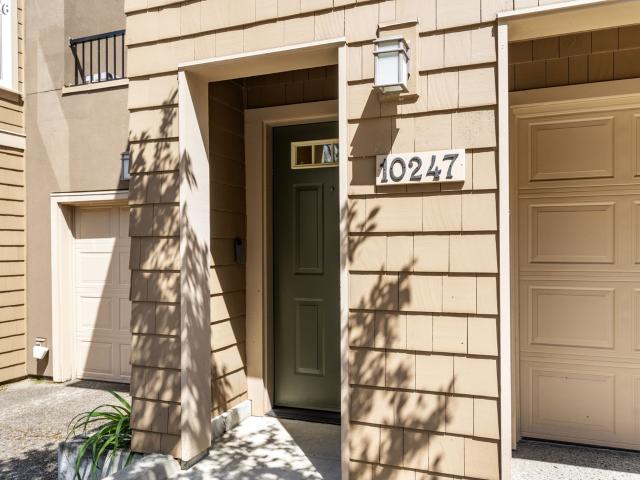 10247 nw village heights dr