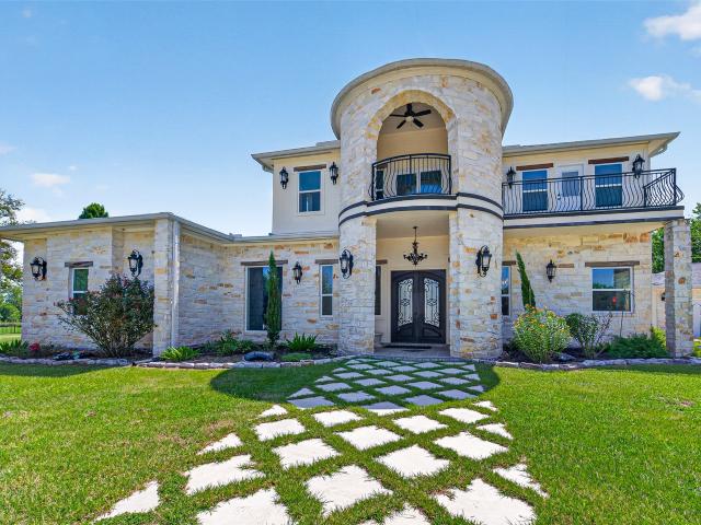 1024 Colibri Lake Lane