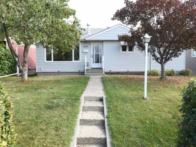 1024 Street Nw, Edmonton, AB, T6A 1T3 house for sale | Listing ID E4510 | Royal LePage