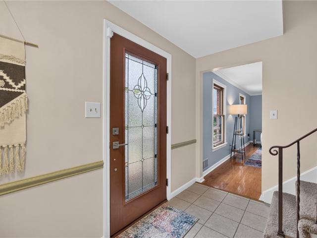 1024 Surrey Woods Rd