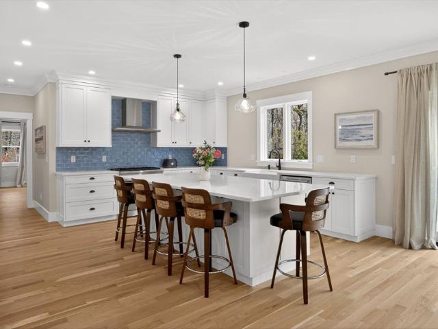 1025 Orleans Rd